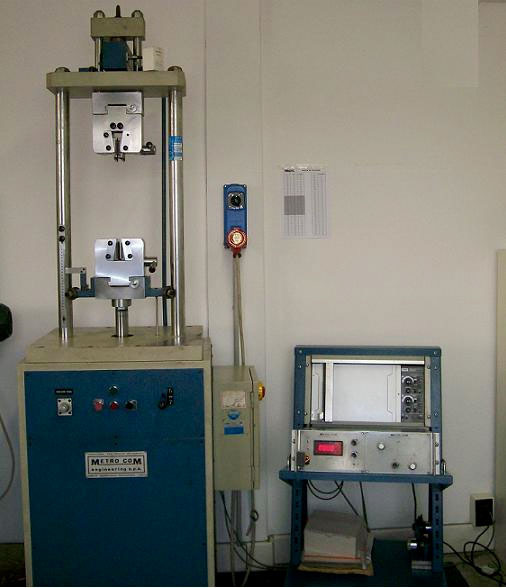 ﻿Tensile Strength Testing Machine METROCOM